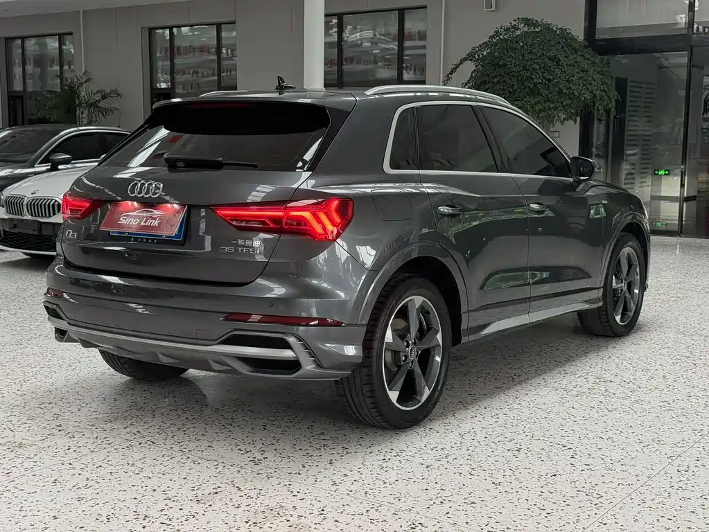 Audi Q3 2022 — фото 22