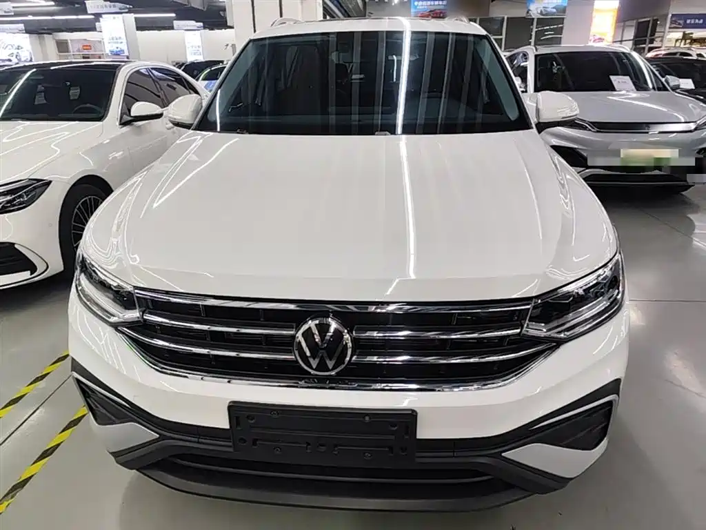 Volkswagen Tiguan L 2024 — фото 3