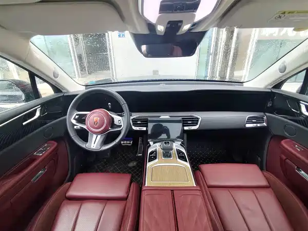 Hongqi E-HS9 2023