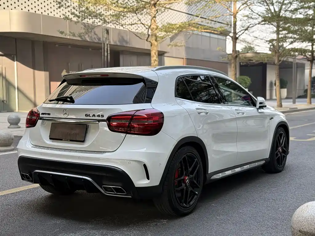 Mercedes-Benz GLA AMG 2019 — фото 6
