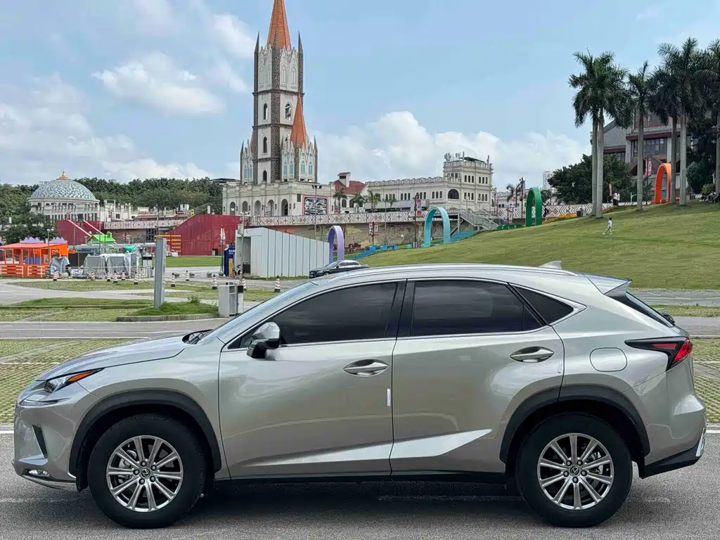 Lexus NX 2021
