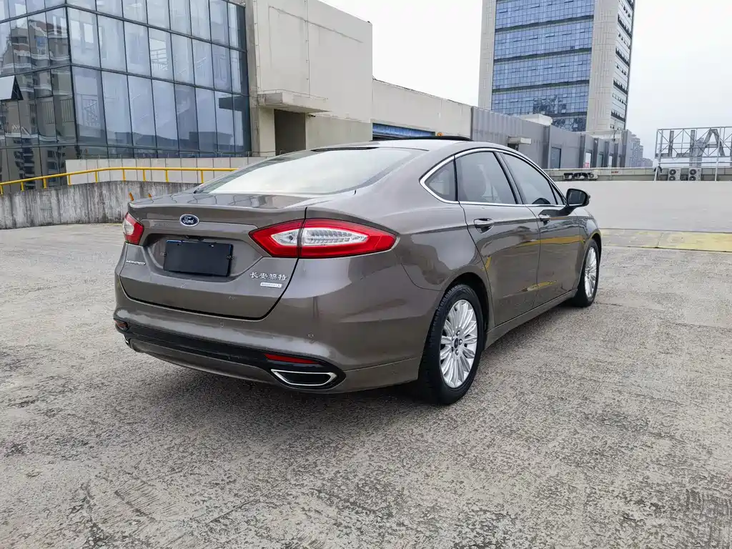 Ford Mondeo 2013 — фото 14