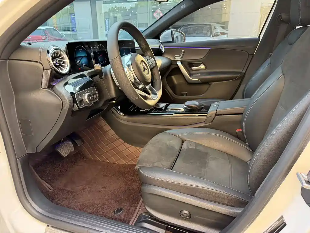 Mercedes-Benz A-Class 2023 — фото 6