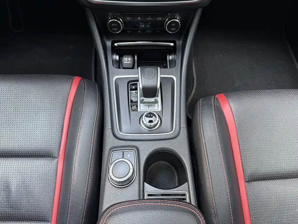 Mercedes-Benz GLA AMG 2019 — фото 15