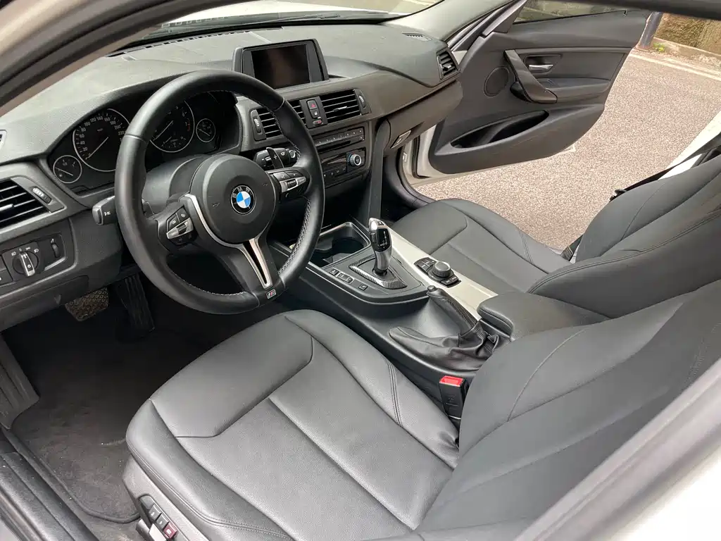 BMW 3 Series 2015 — фото 11