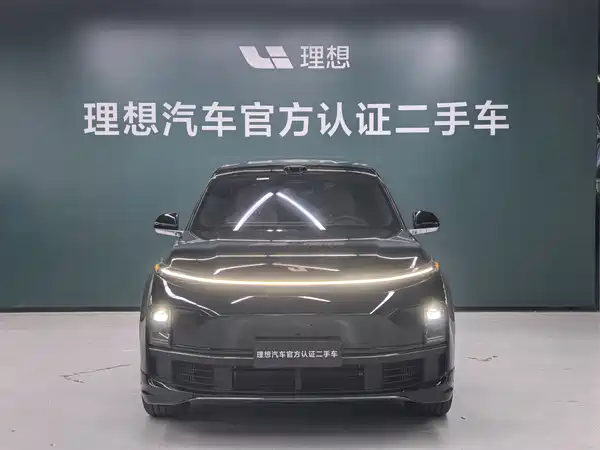 Li Auto L8 2025
