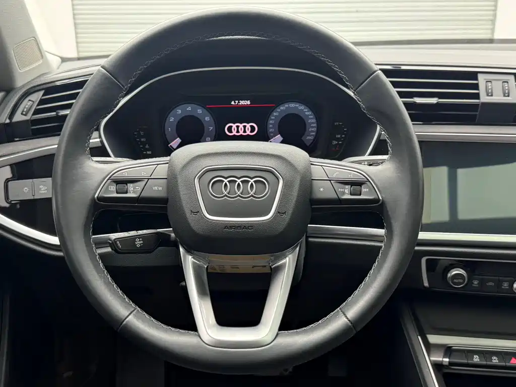 Audi Q3 2022 — фото 13