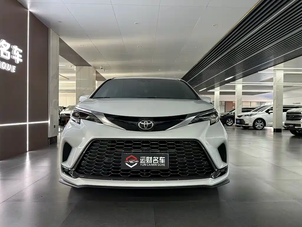 Toyota Granvia 2024