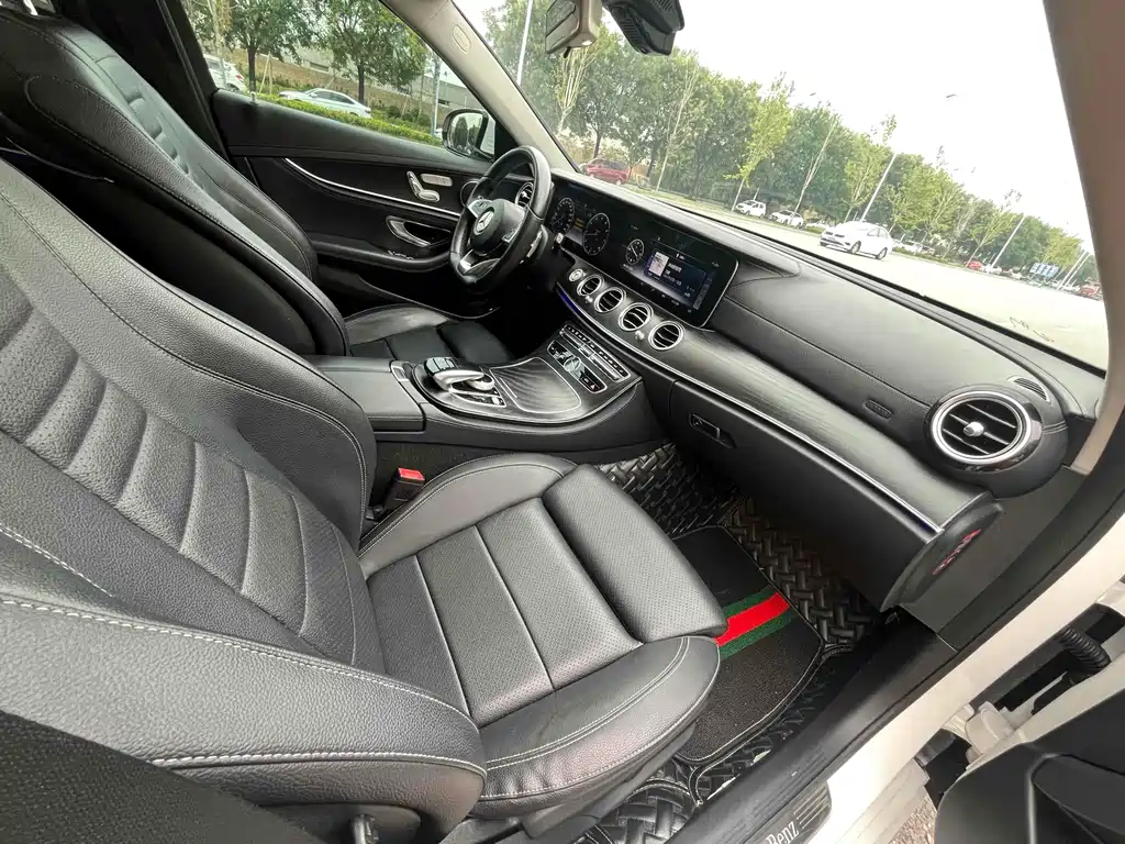 Mercedes-Benz E-Class 2018 — фото 14