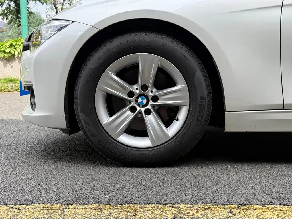 BMW 3 Series 2016 — фото 18