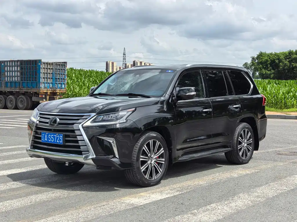 Lexus LX 2016