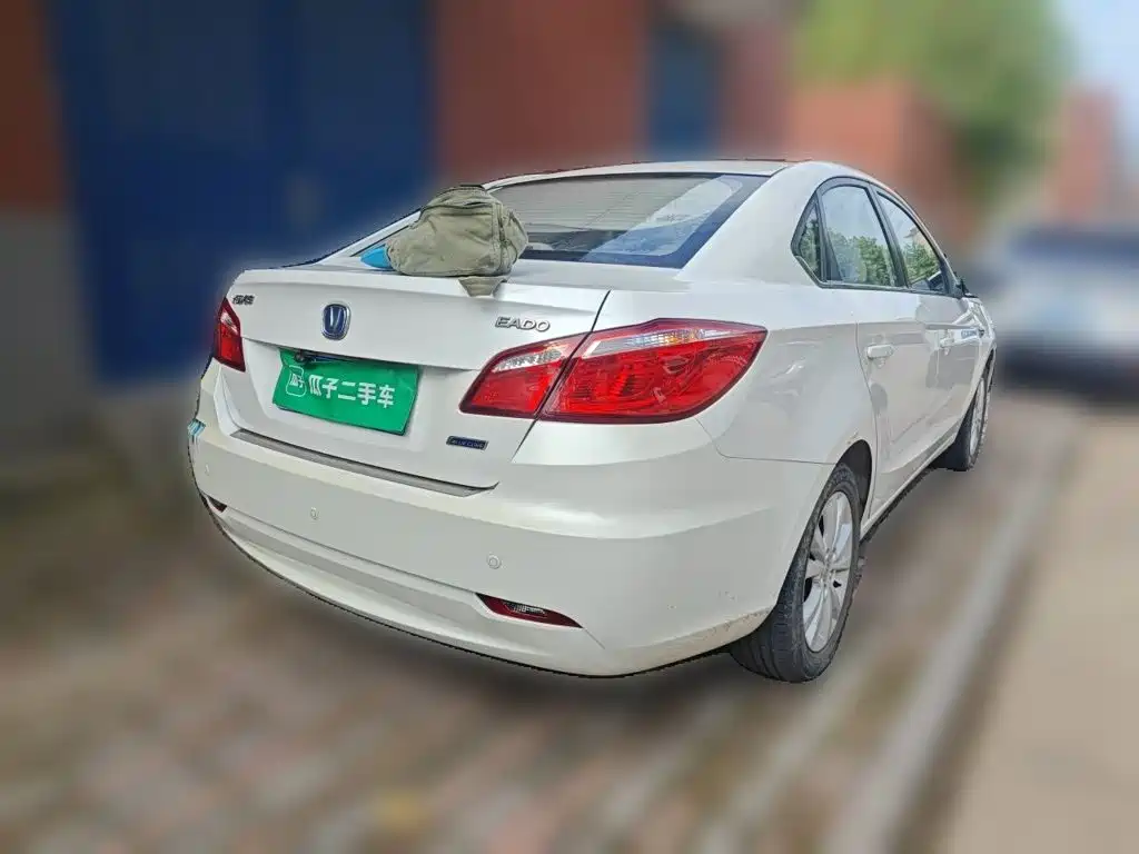 Changan Eado 2014 — фото 5