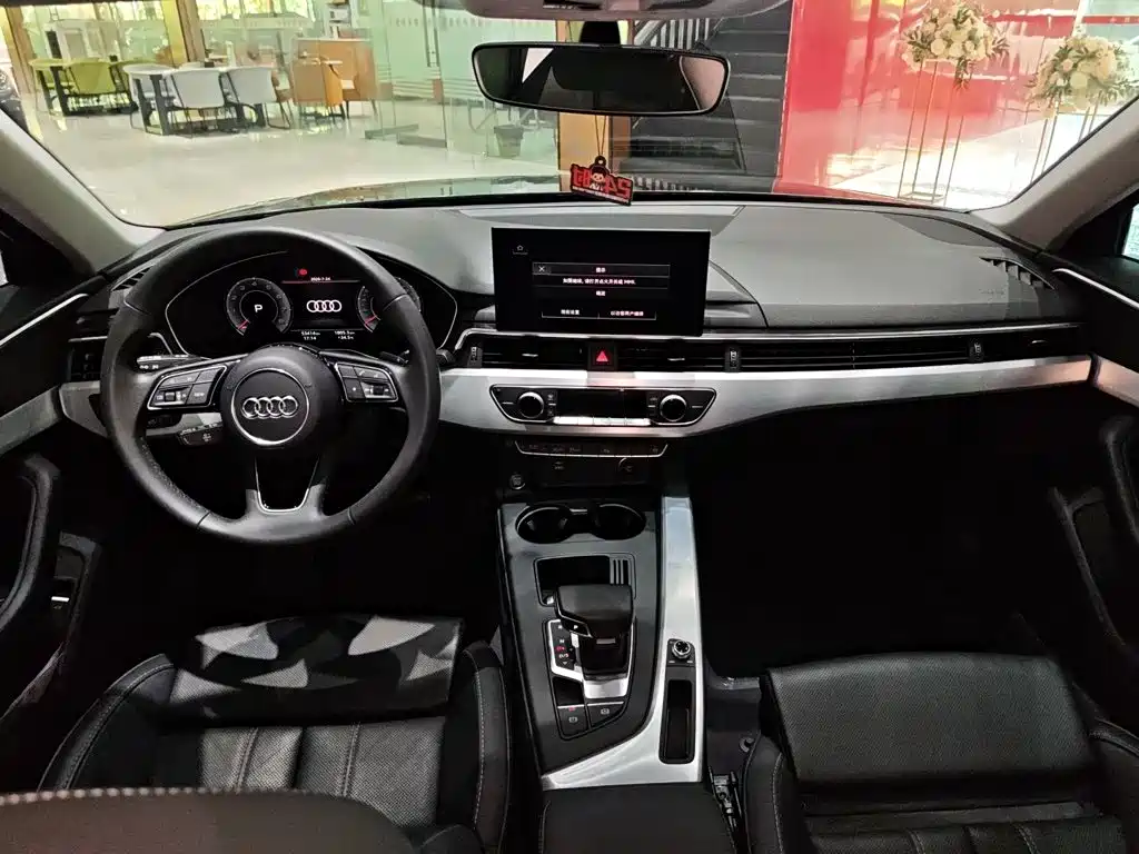 Audi A4L 2023 — фото 16
