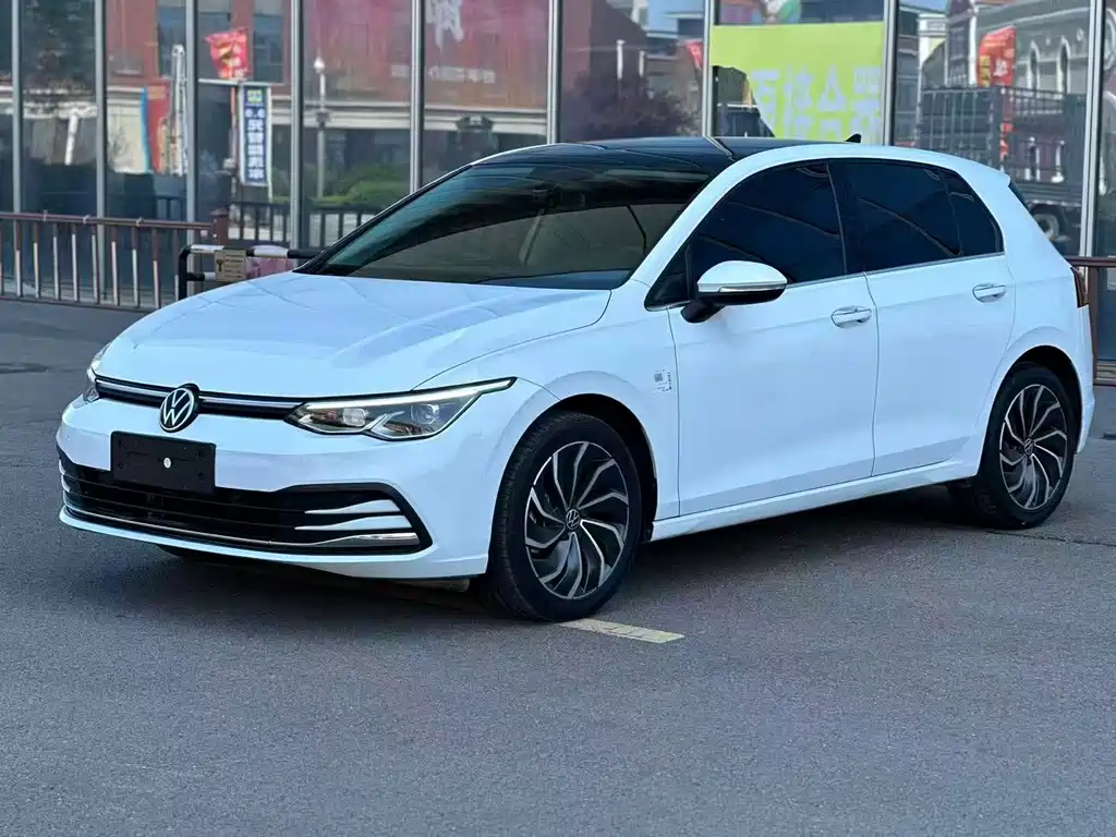 Volkswagen Golf 2023 — фото 3