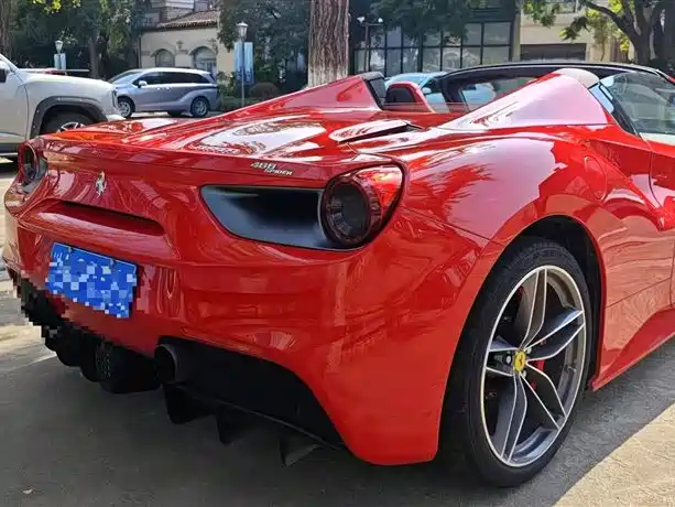 Ferrari 488 2019 — фото 7