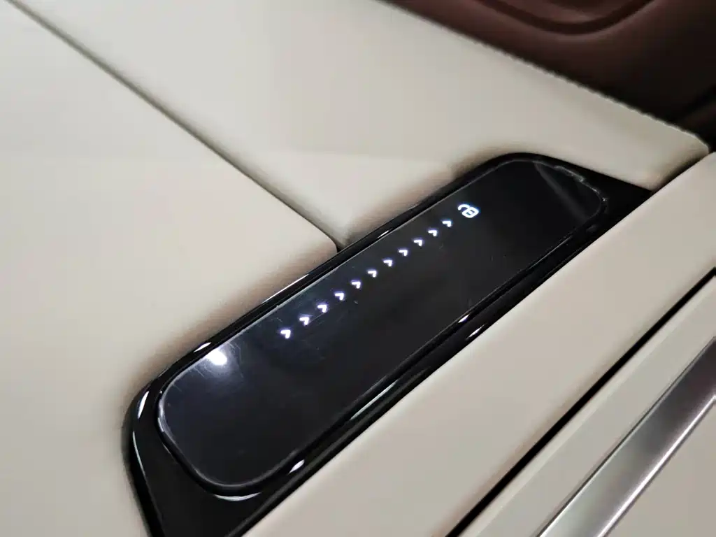 BYD Xia 2025 — фото 10