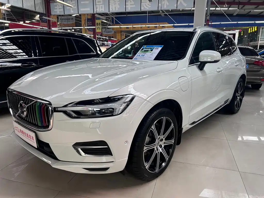 Volvo XC60 PHEV 2018 — фото 3