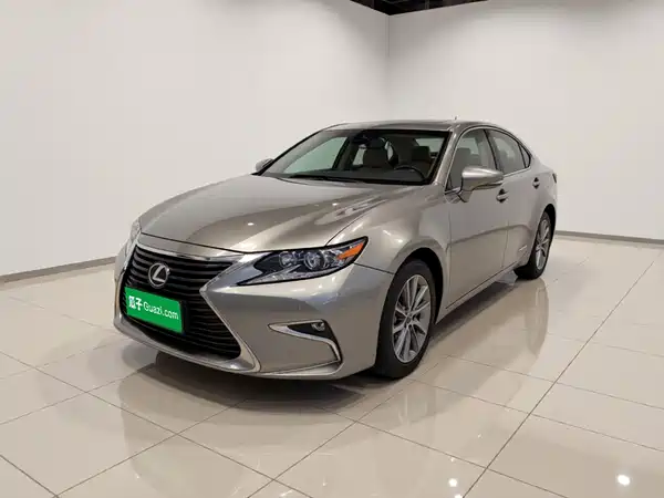 Lexus ES 2017