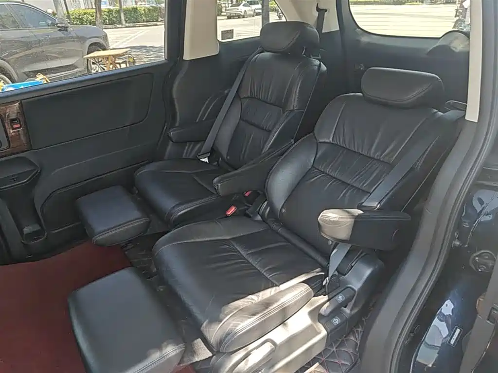 Honda Odyssey 2018 — фото 17