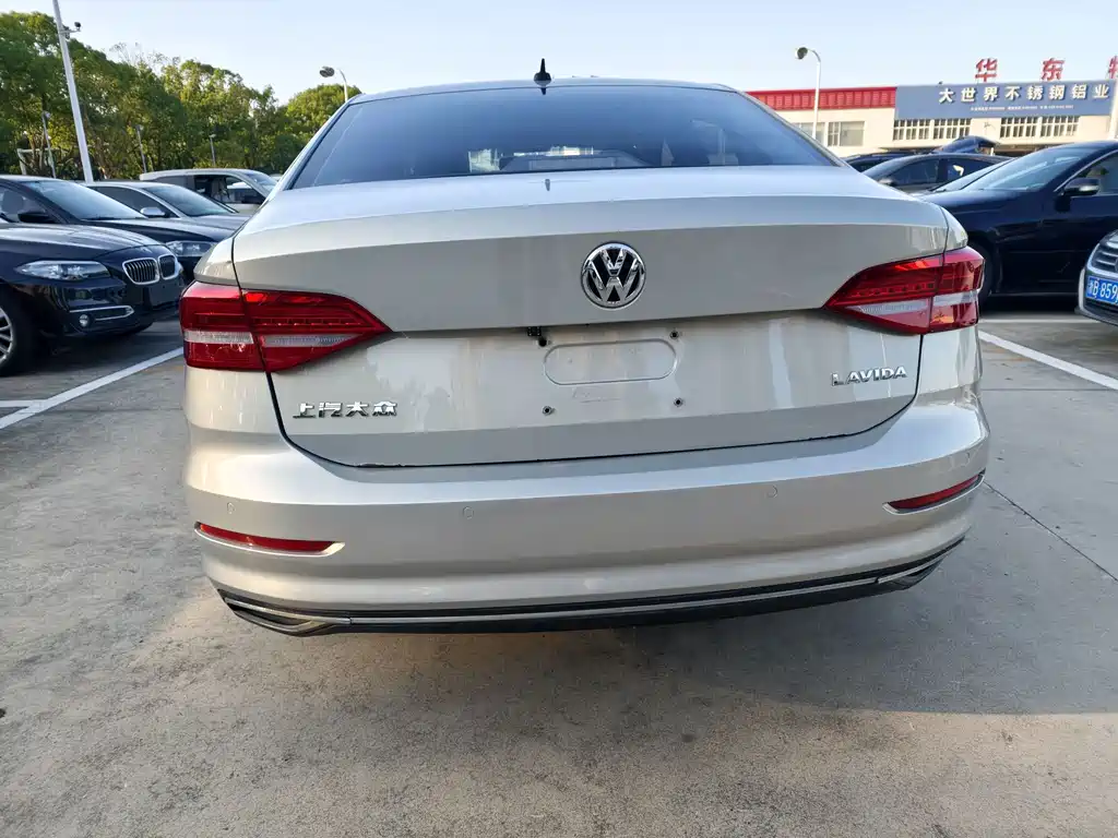 Volkswagen Lavida 2018 — фото 10