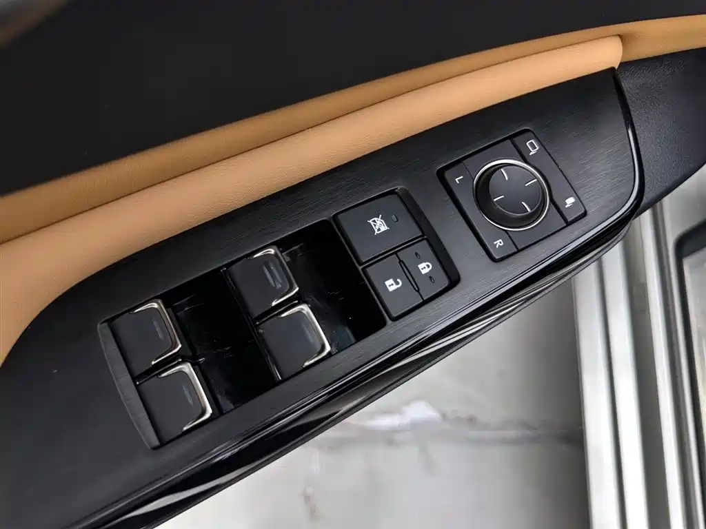 Lexus ES 2023 — фото 25