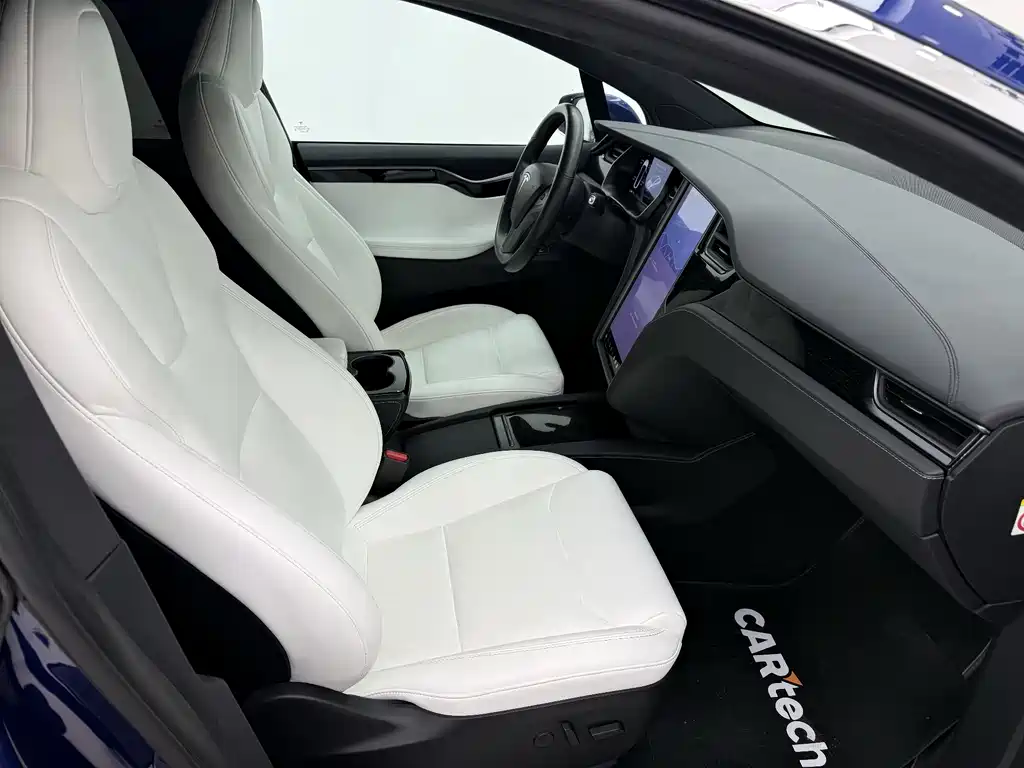 Tesla Model X 2020 — фото 13