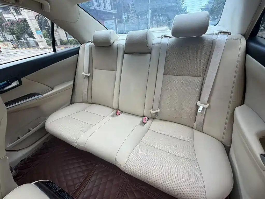 Toyota Camry 2016 — фото 13