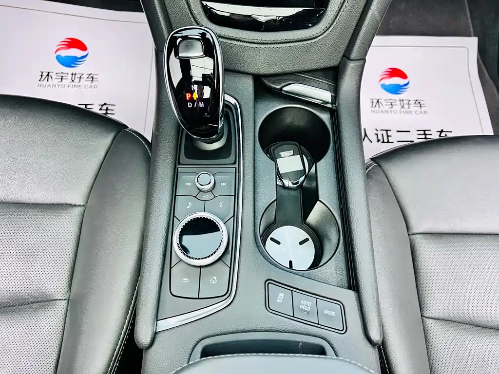 Cadillac XT6 2021 — фото 19
