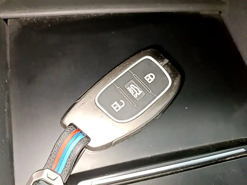 Hyundai Elantra 2019 — фото 9
