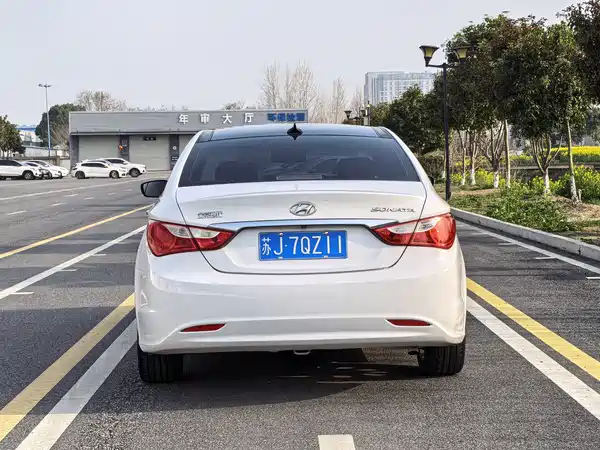 Hyundai Sonata 2011