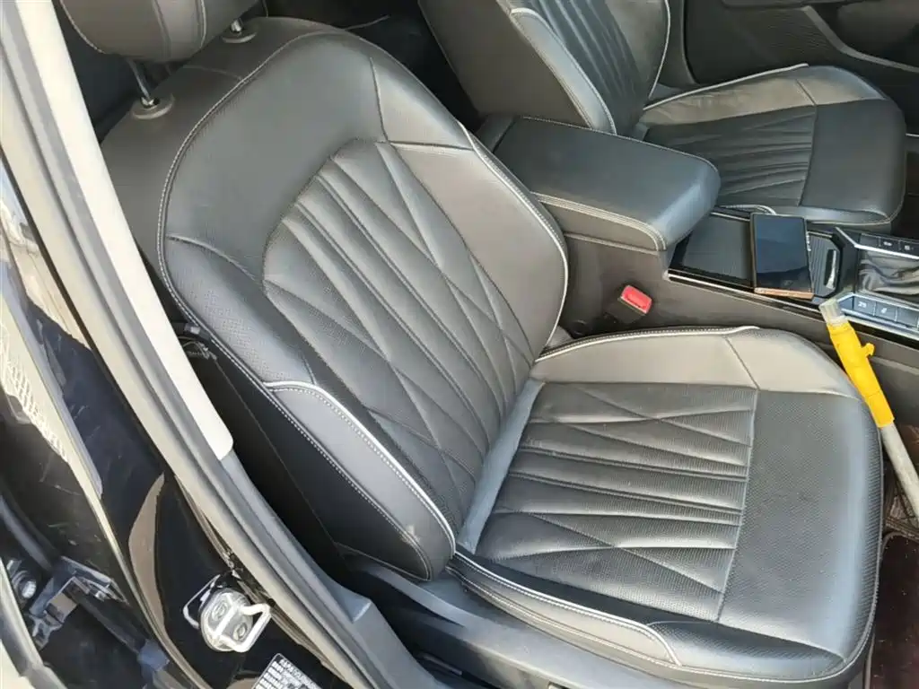 Volkswagen Passat 2023 — фото 25
