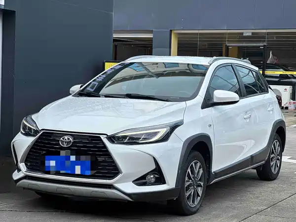 Toyota Yaris L 2022