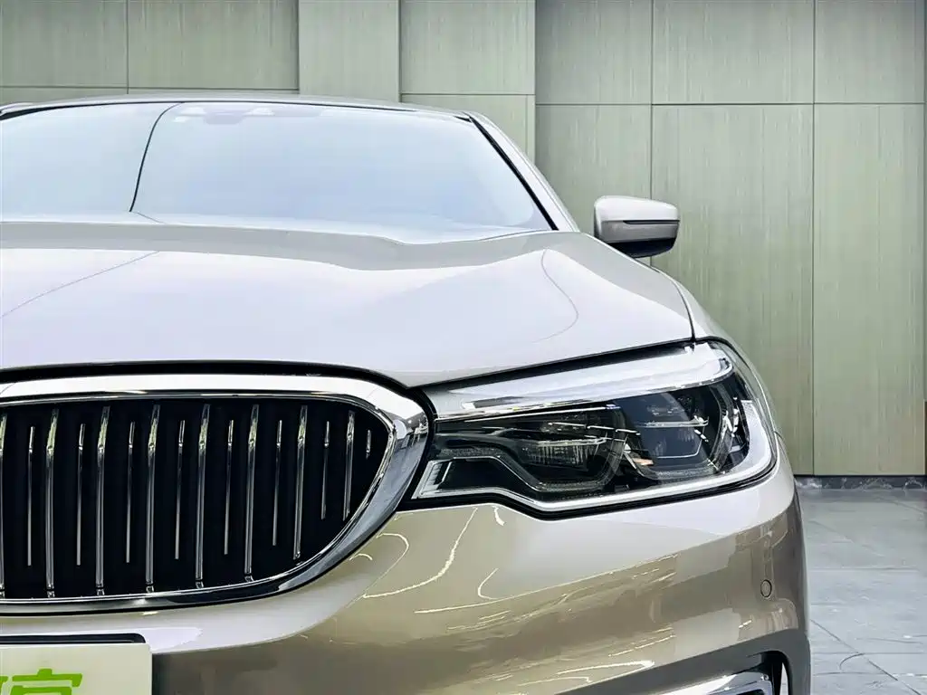 BMW 5 Series New Energy 2020 — фото 7