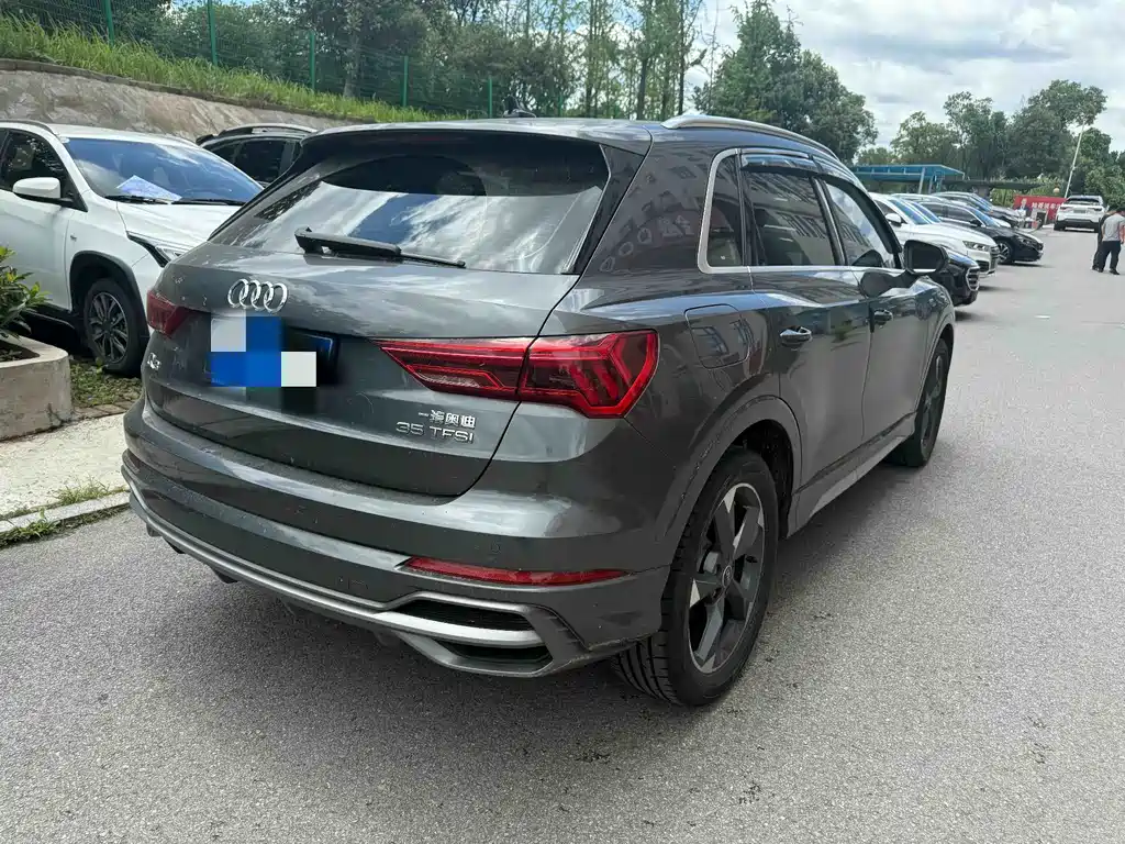 Audi Q3 2021