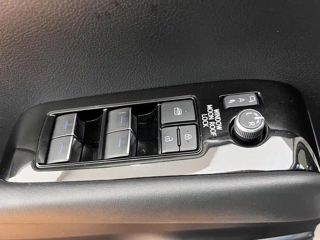 Toyota Alphard 2022 — фото 16