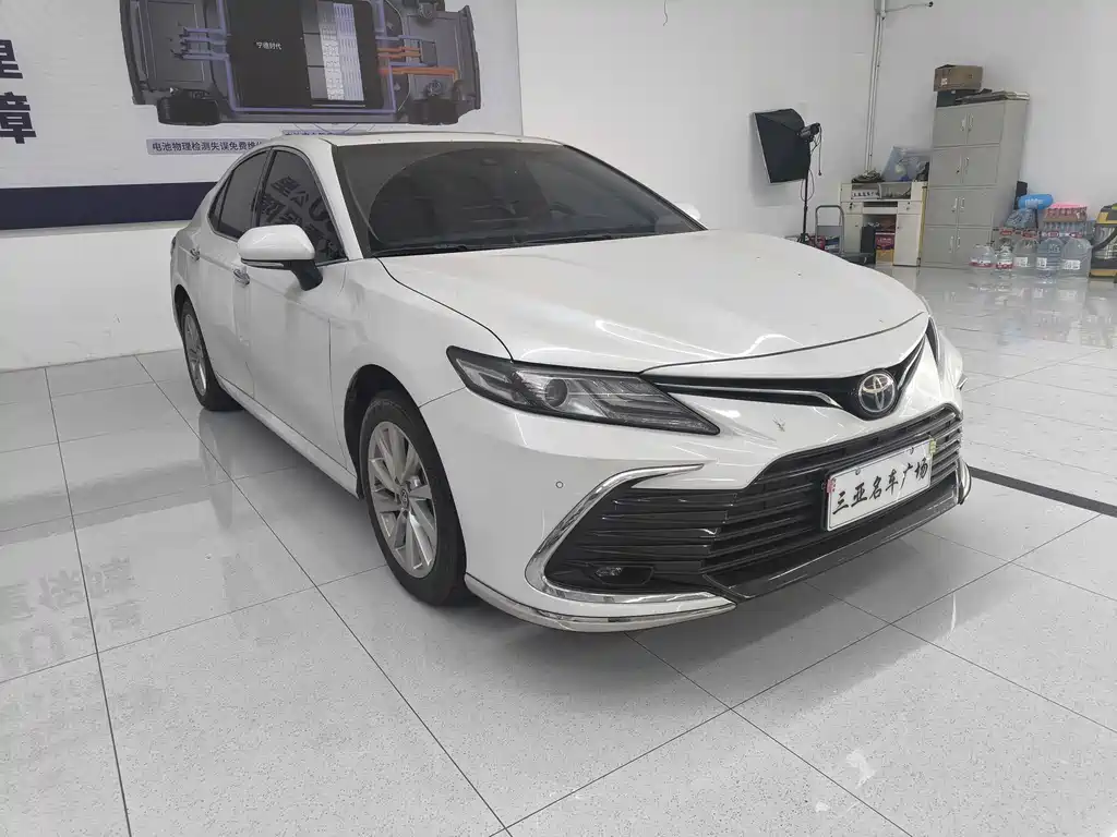 Toyota Camry 2023 — фото 3
