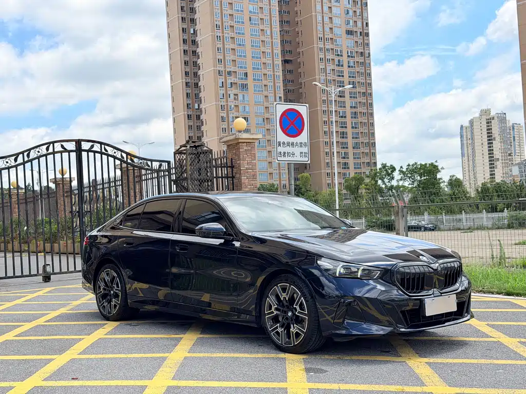 BMW 5 Series 2025