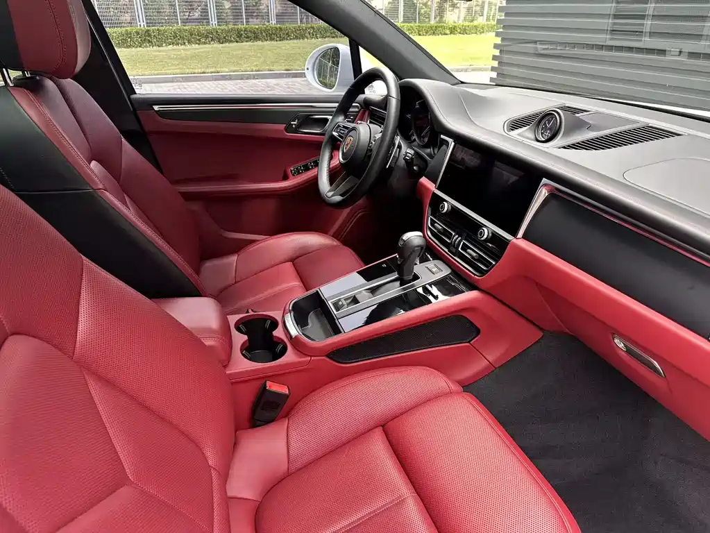 Porsche Macan 2024 — фото 18