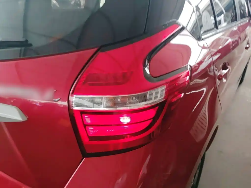 Toyota Yaris L 2018 — фото 8