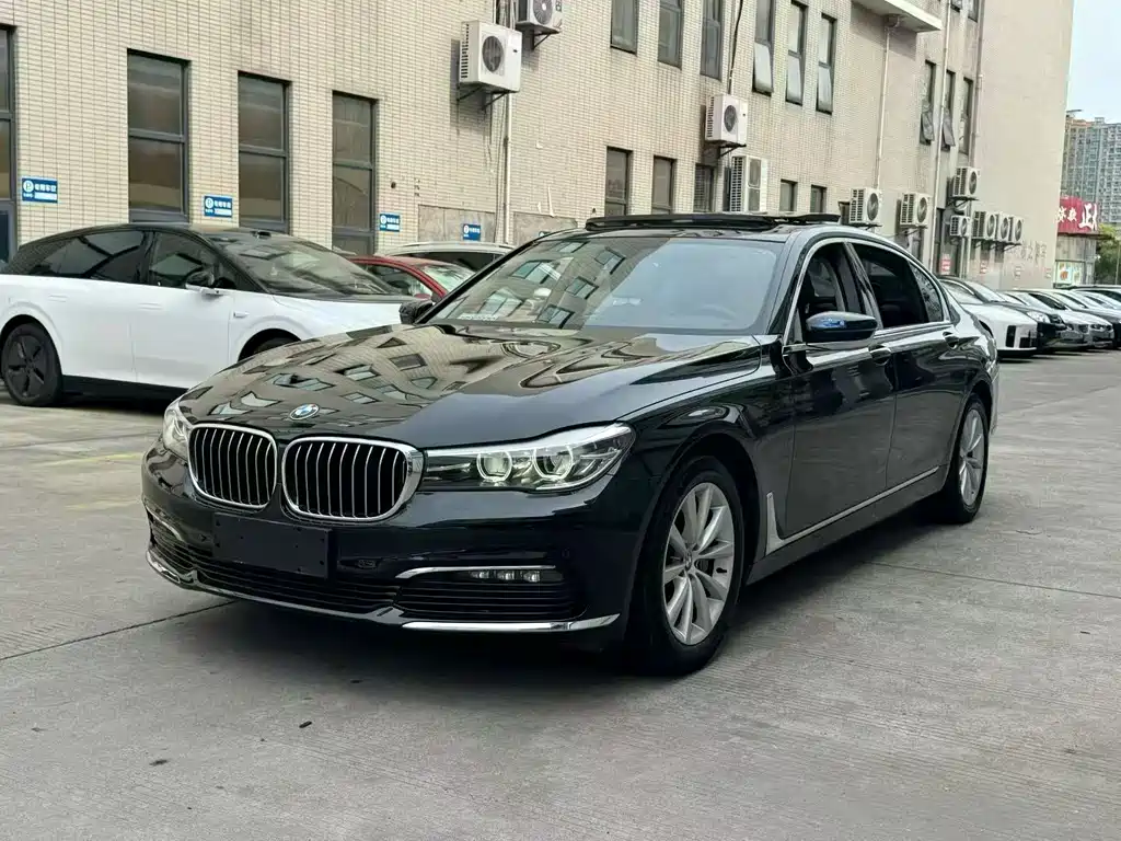 BMW 7 Series 2017 — фото 1