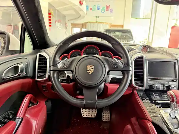 Porsche Cayenne 2011
