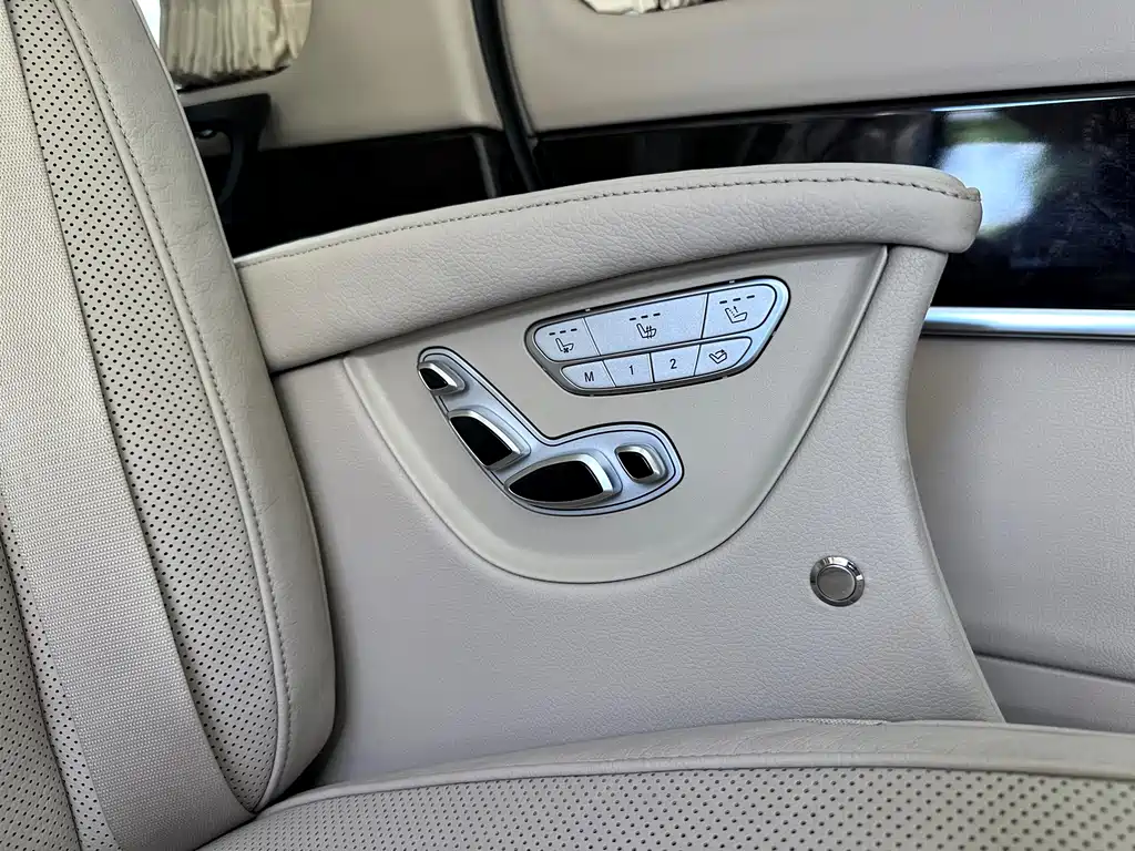 Mercedes-Benz V-Class 2017 — фото 13