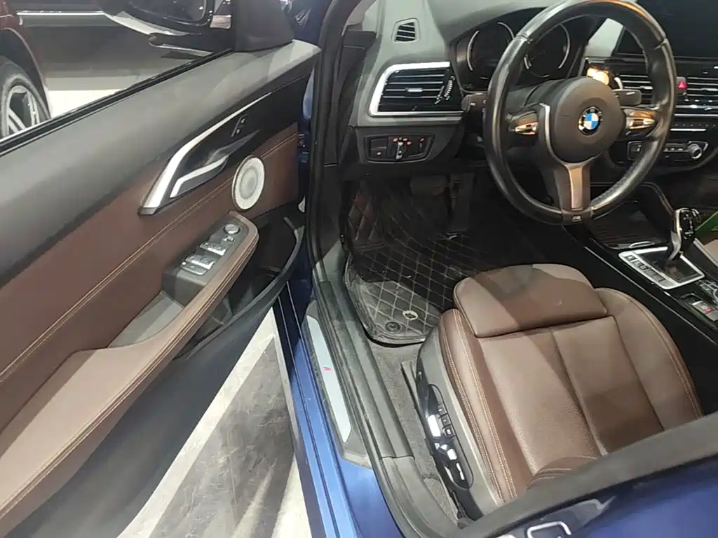 BMW 1 Series 2021 — фото 16