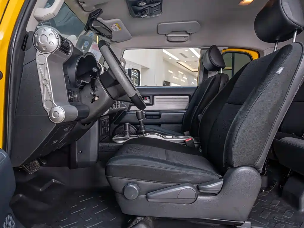 Toyota FJ Cruiser 2019 — фото 18