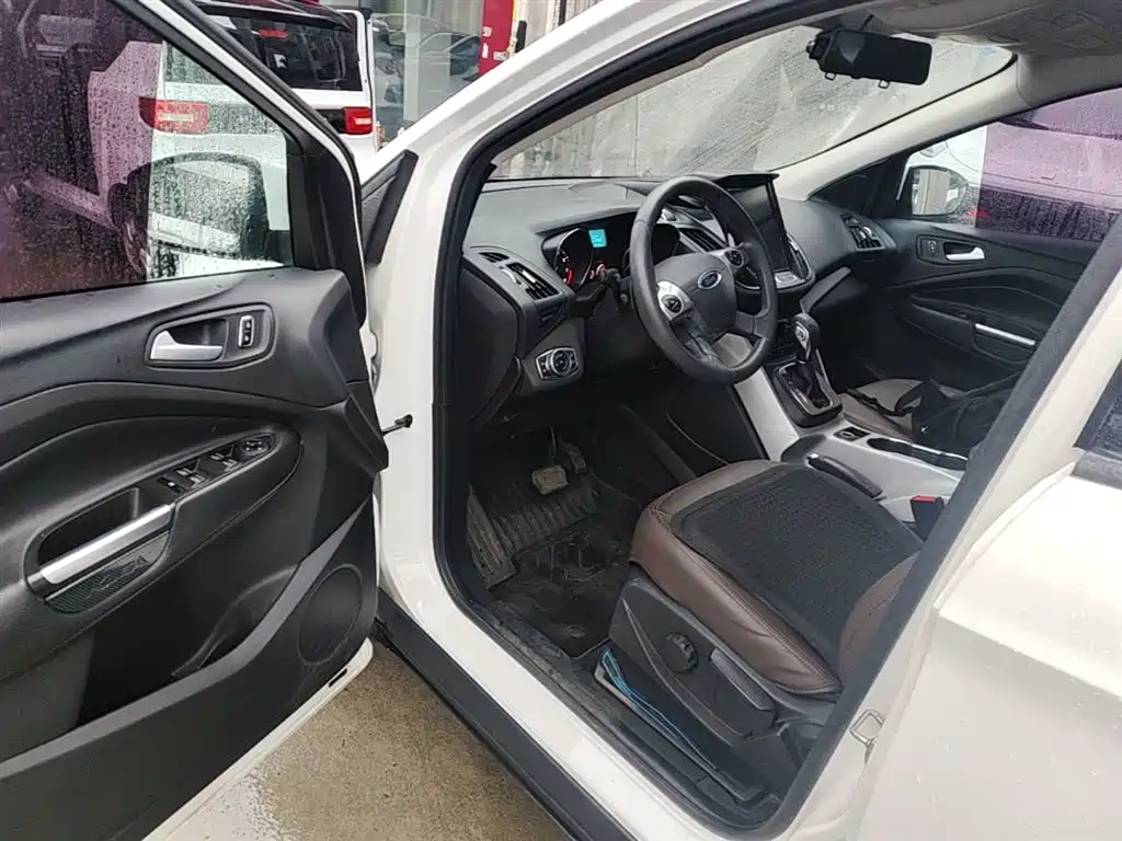 Ford Kuga 2016 — фото 16