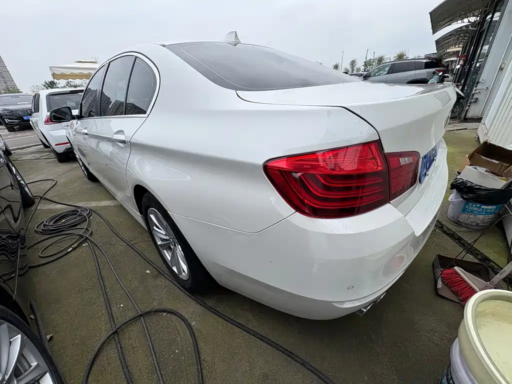 BMW 5 Series 2015 — фото 3