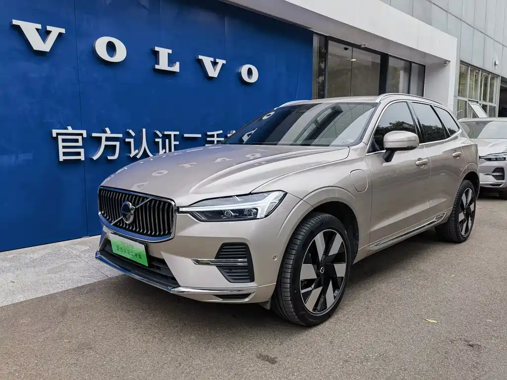 Volvo XC60 PHEV 2024 — фото 1