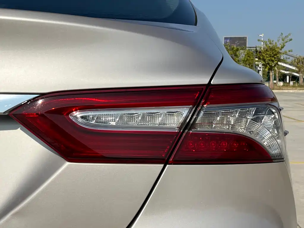 Toyota Camry 2019 — фото 41