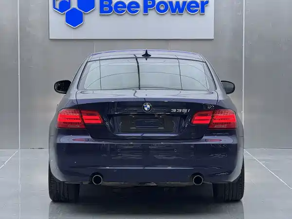 BMW 3 Series 2011