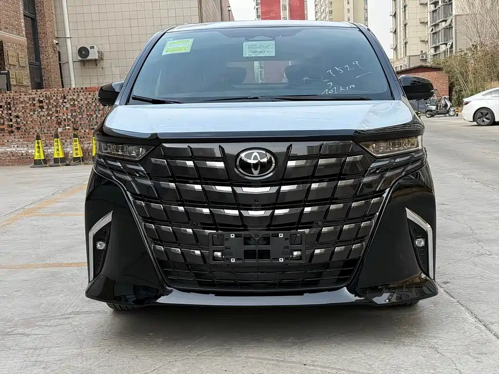 Toyota Alphard 2025 — фото 1